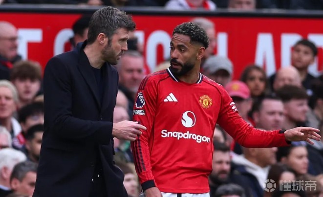 电讯报：多古伤缺后曼联左路缺乏宽度，夏窗预计将引进左边锋
